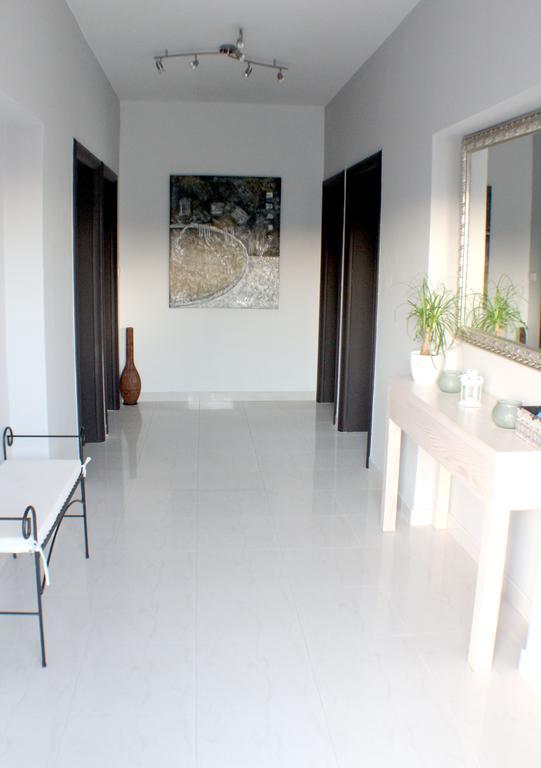 Apartments Robert Kastela Bilik gambar