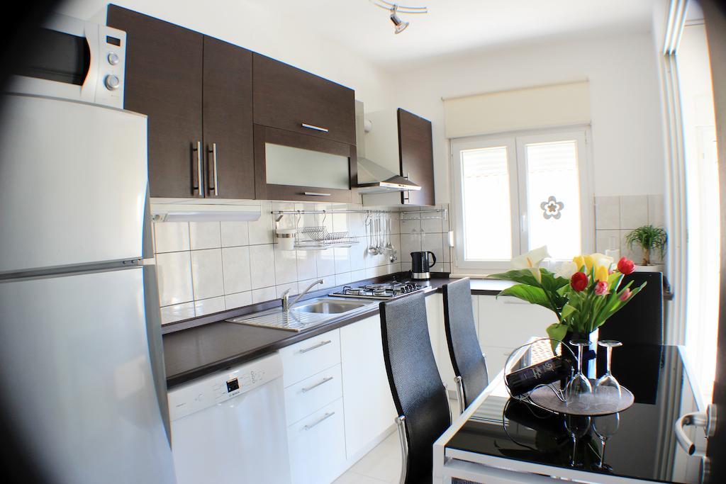 Apartments Robert Kastela Bilik gambar